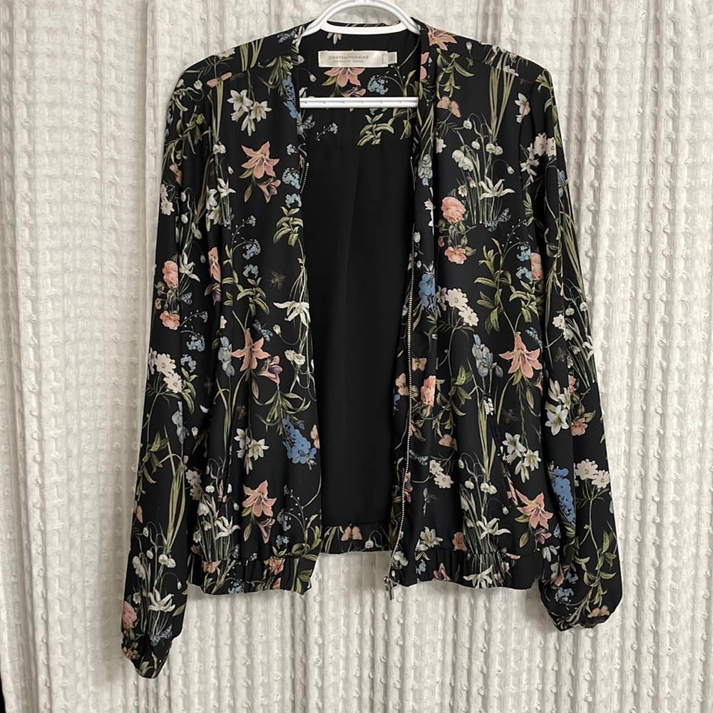 Size L floral bomber